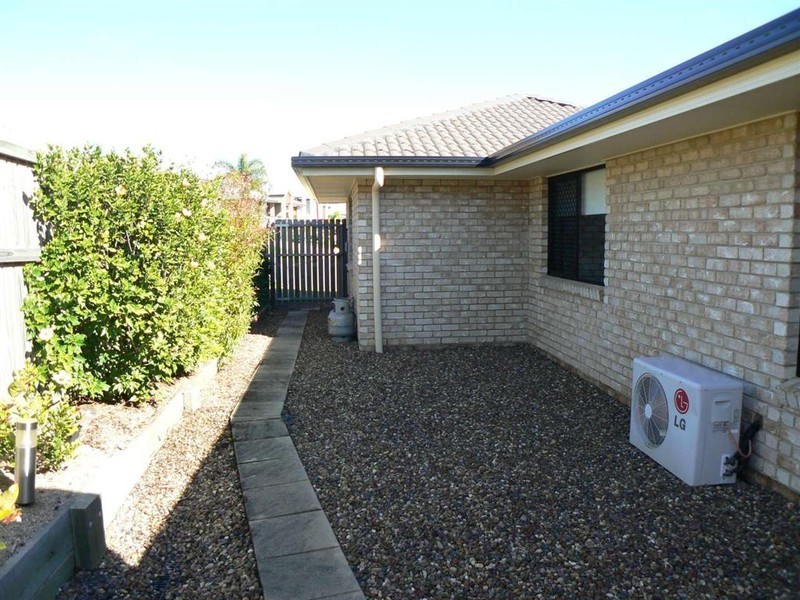 25 Marineview Ave, Scarness QLD 4655