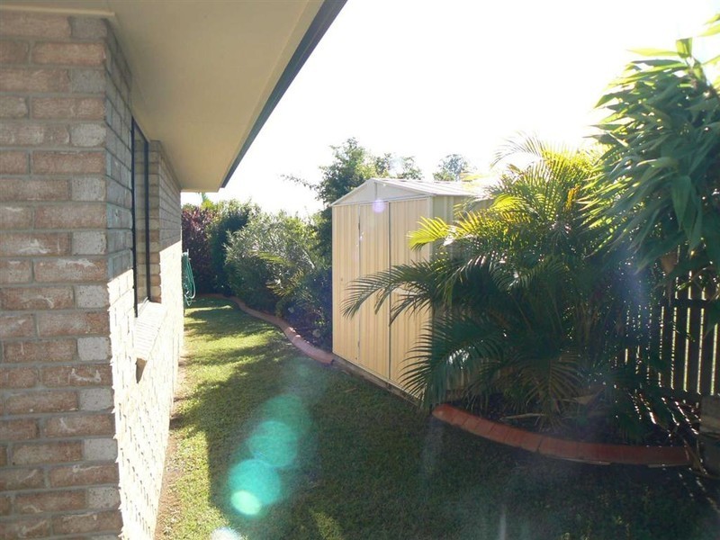 25 Marineview Ave, Scarness QLD 4655