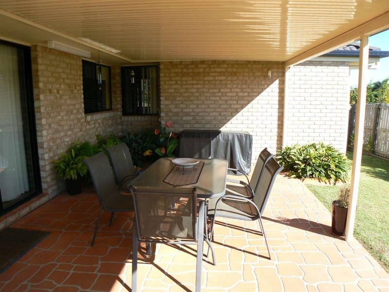 25 Marineview Ave, Scarness QLD 4655