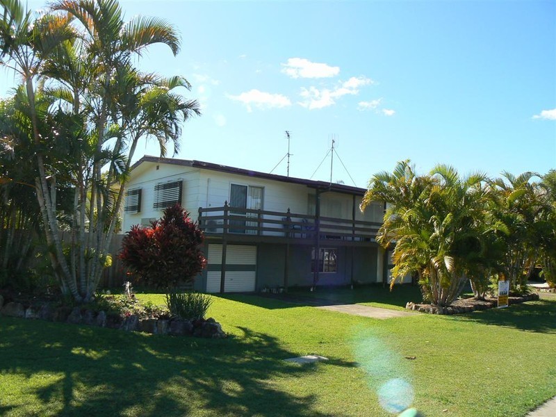 62 Drummond Street, Urangan QLD 4655