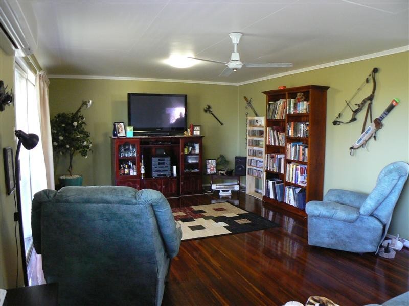 62 Drummond Street, Urangan QLD 4655