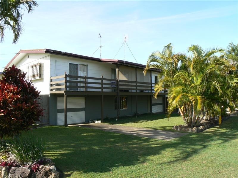 62 Drummond Street, Urangan QLD 4655