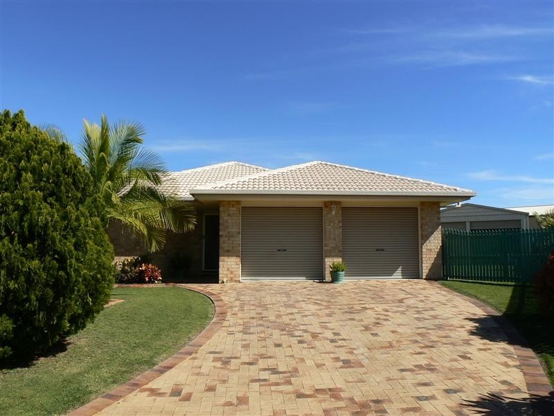 15 Karina Ct, Urangan QLD 4655