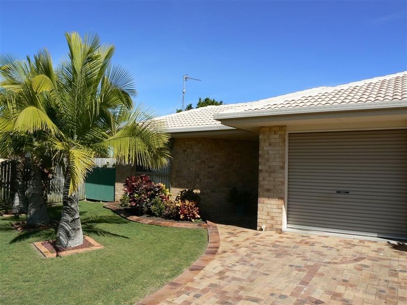 15 Karina Ct, Urangan QLD 4655