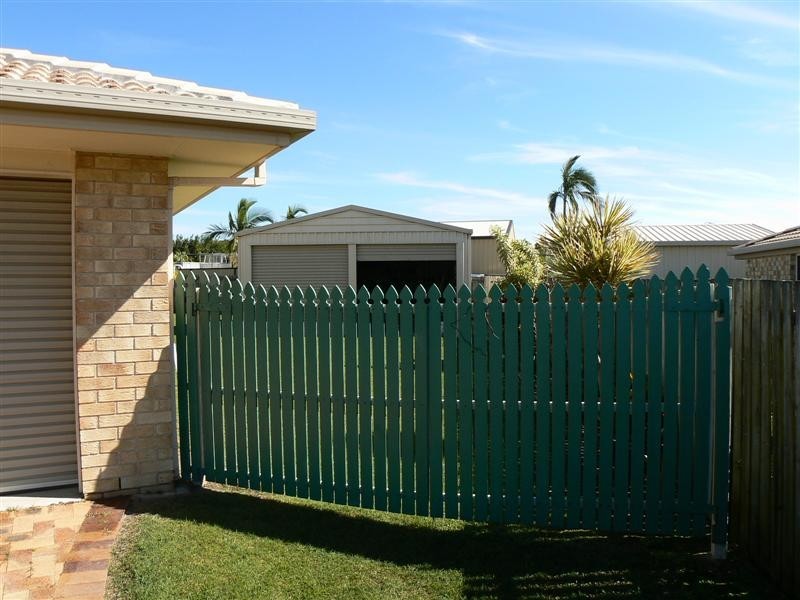 15 Karina Ct, Urangan QLD 4655