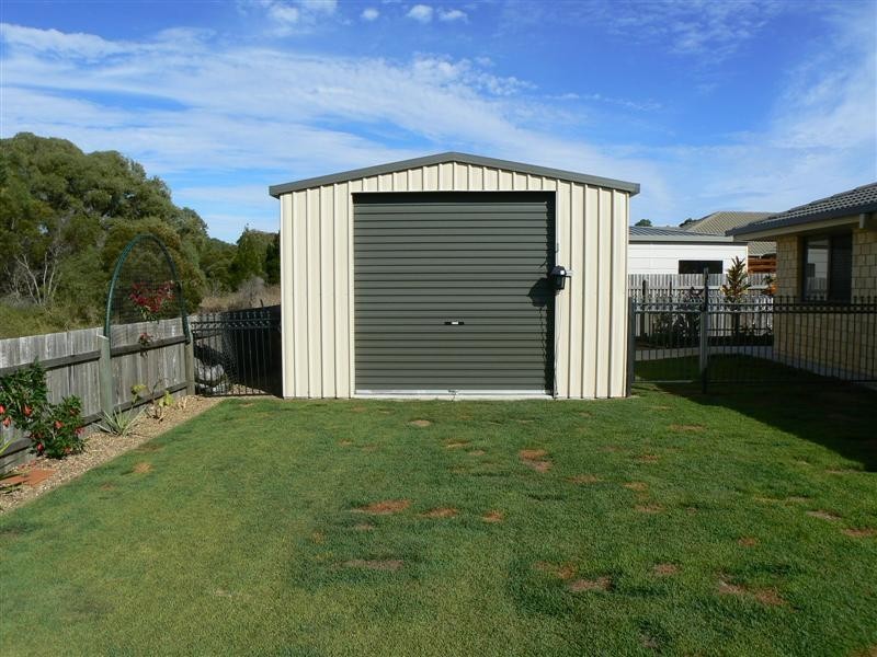 23 Lakes Bvd, Burrum Heads QLD 4659