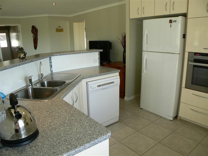 23 Lakes Bvd, Burrum Heads QLD 4659