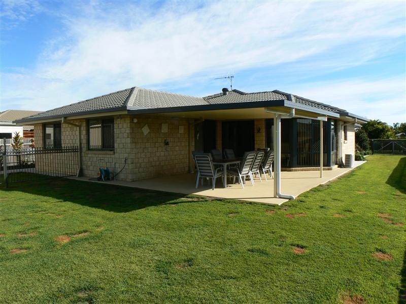 23 Lakes Bvd, Burrum Heads QLD 4659
