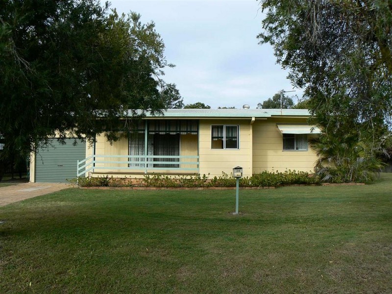 34 Hervey St, Scarness QLD 4655