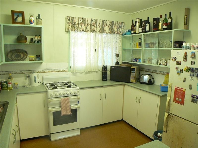 34 Hervey St, Scarness QLD 4655