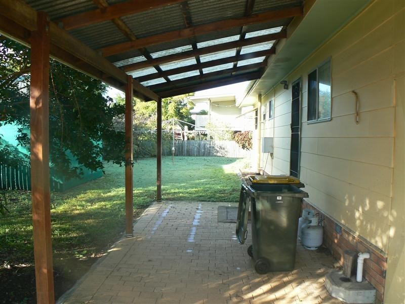34 Hervey St, Scarness QLD 4655