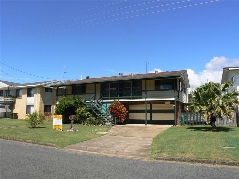 595 Esplanade, Urangan QLD 4655