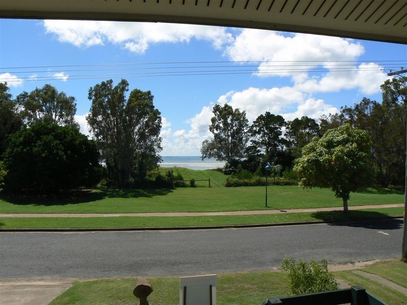 595 Esplanade, Urangan QLD 4655