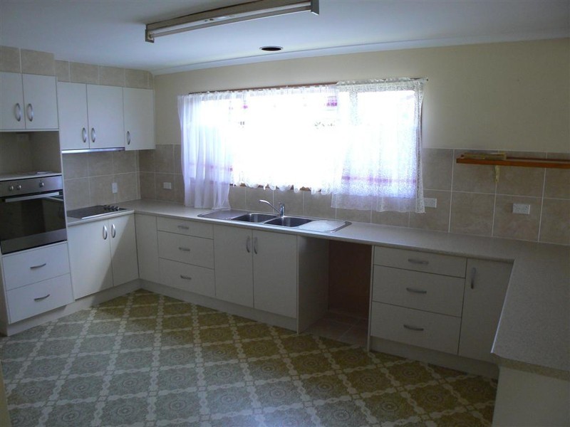 595 Esplanade, Urangan QLD 4655