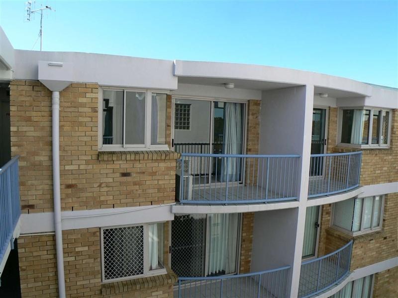 51/386 Esplanade, Torquay QLD 4655