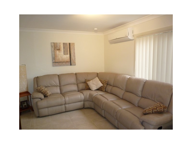 76 Murphy Street, Point Vernon QLD 4655