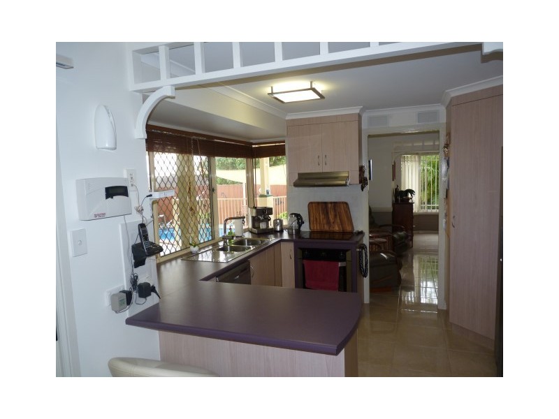 76 Murphy Street, Point Vernon QLD 4655