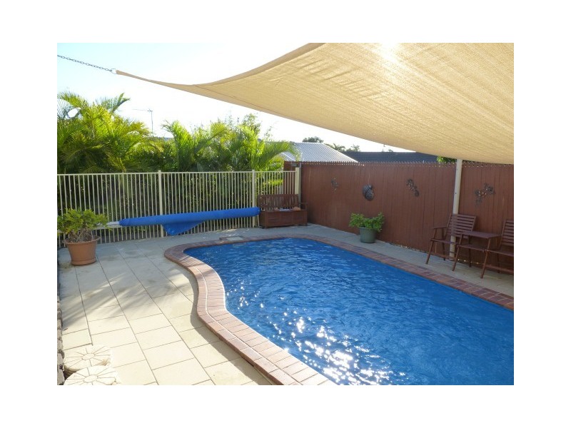 76 Murphy Street, Point Vernon QLD 4655