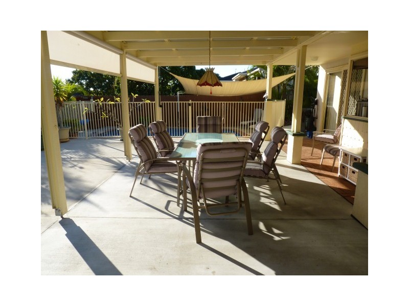 76 Murphy Street, Point Vernon QLD 4655