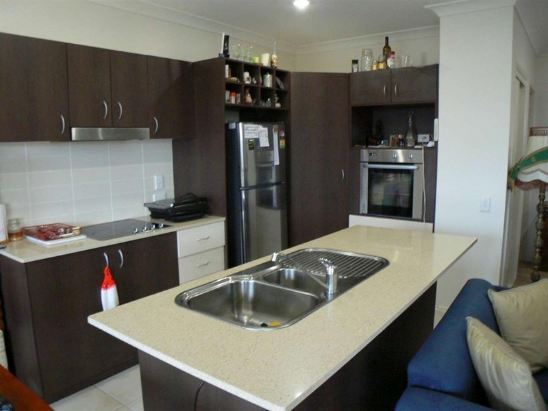 185  Noble Lakes Village, Eli Waters QLD 4655