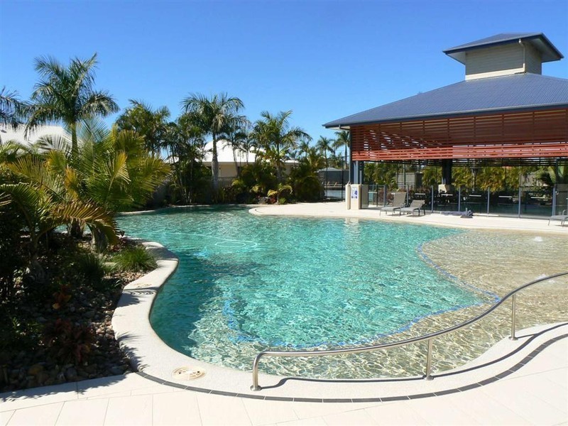 185  Noble Lakes Village, Eli Waters QLD 4655