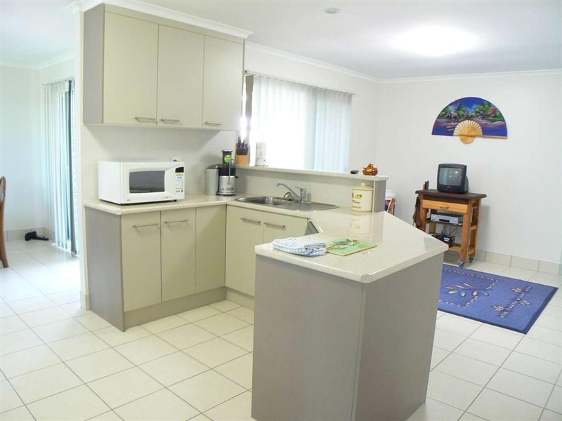 683 Boat Harbour Drive, Urangan QLD 4655