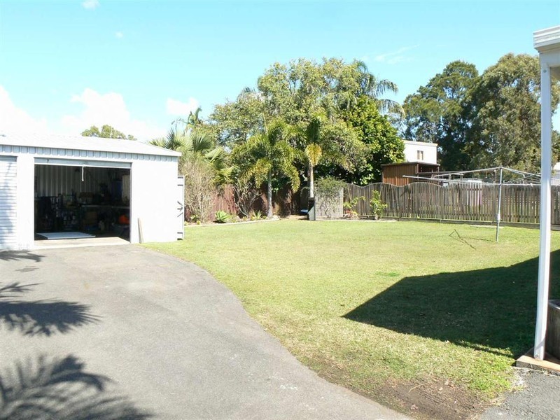 683 Boat Harbour Drive, Urangan QLD 4655