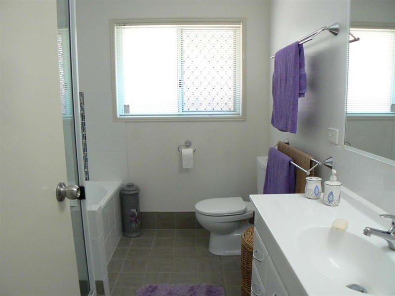 683 Boat Harbour Drive, Urangan QLD 4655