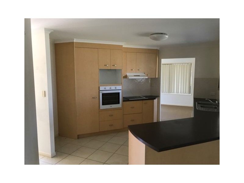 4 Clipper Street, Point Vernon QLD 4655