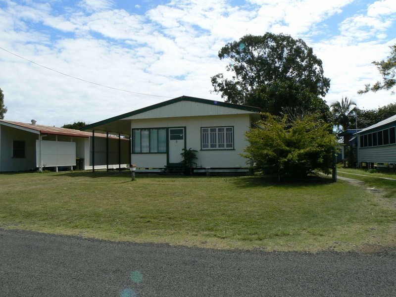 6 Ocean Street, Torquay QLD 4655