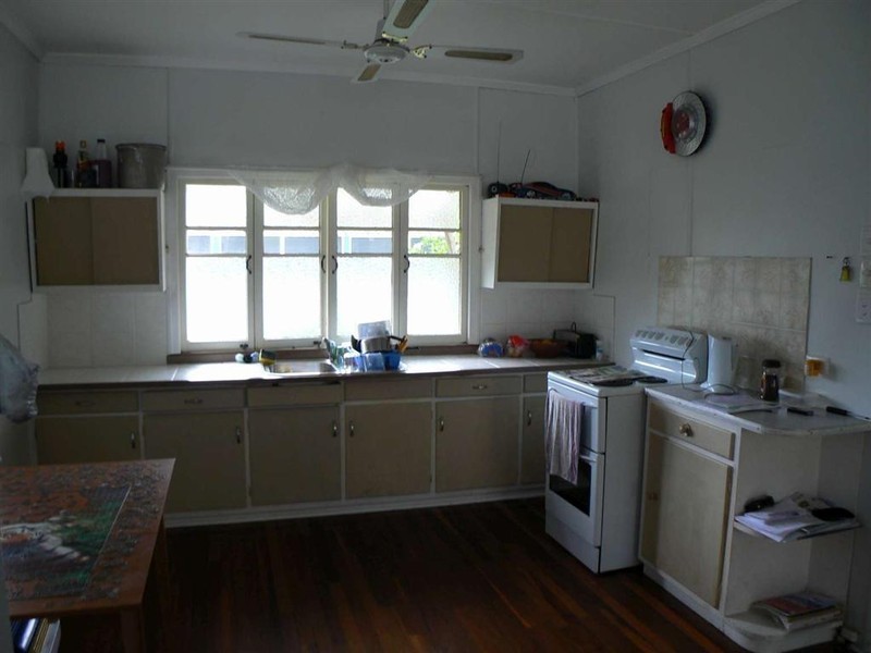 6 Ocean Street, Torquay QLD 4655