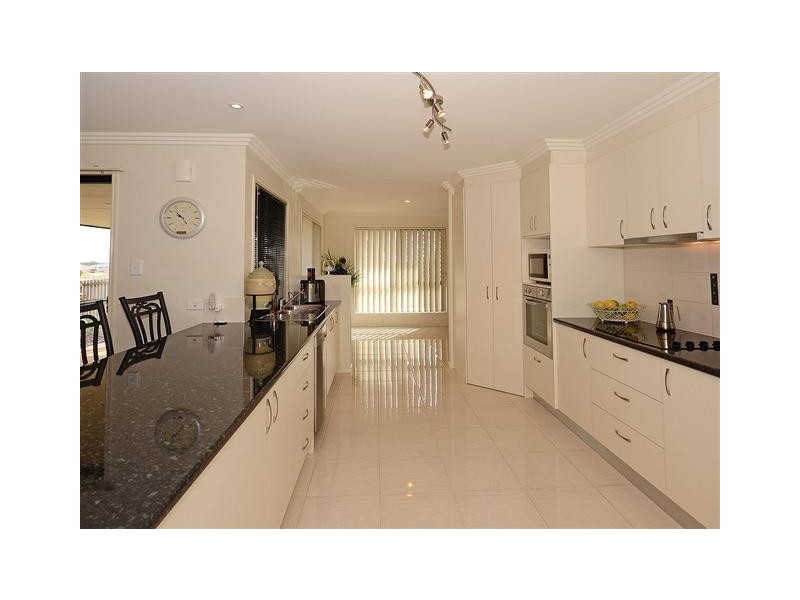 44 Picadilly Cct, Urraween QLD 4655