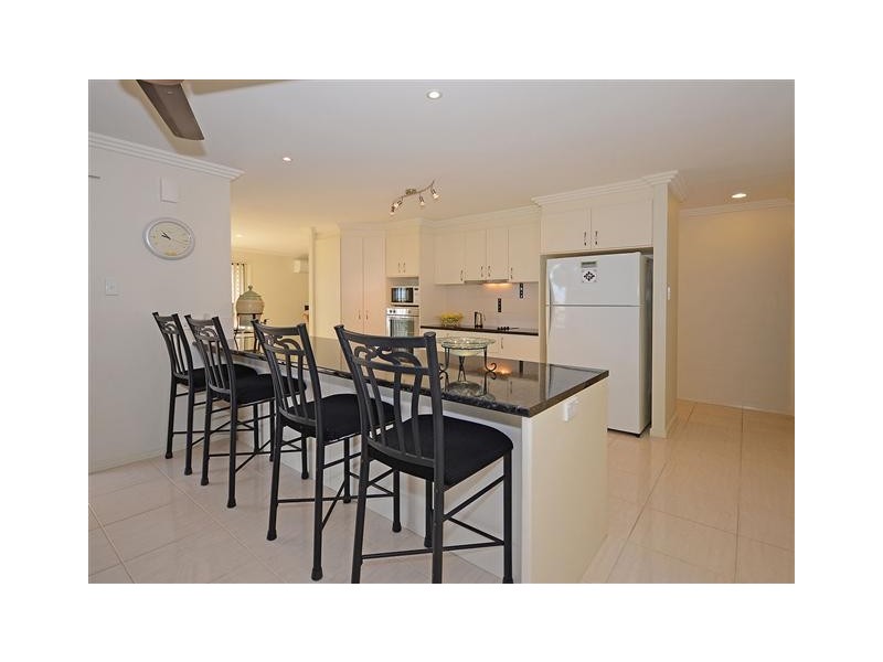 44 Picadilly Cct, Urraween QLD 4655