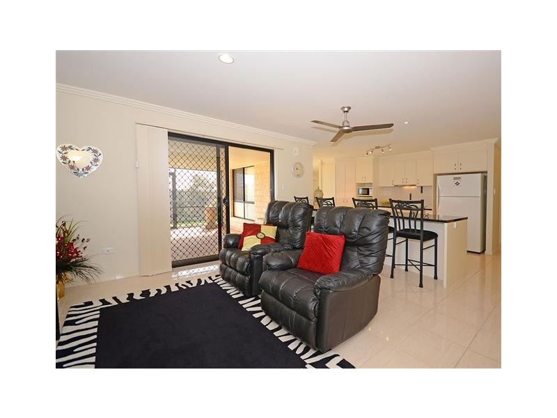 44 Picadilly Cct, Urraween QLD 4655