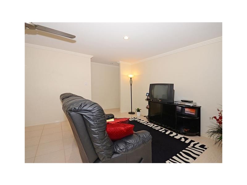 44 Picadilly Cct, Urraween QLD 4655