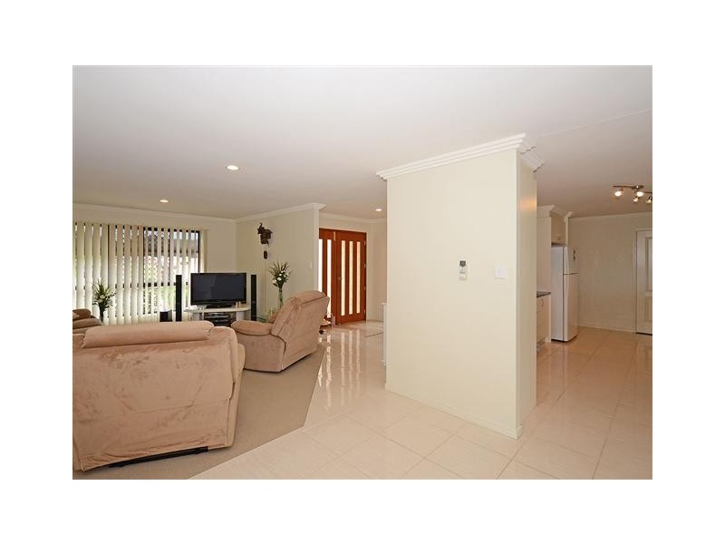 44 Picadilly Cct, Urraween QLD 4655