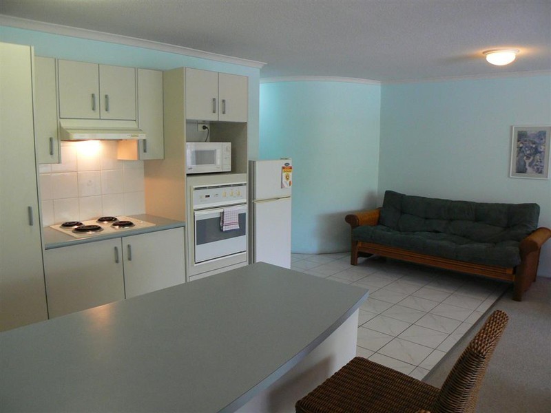 213/386 Esplanade, Torquay QLD 4655