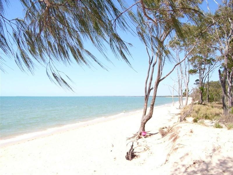 19 Lakes Blvd, Burrum Heads QLD 4659