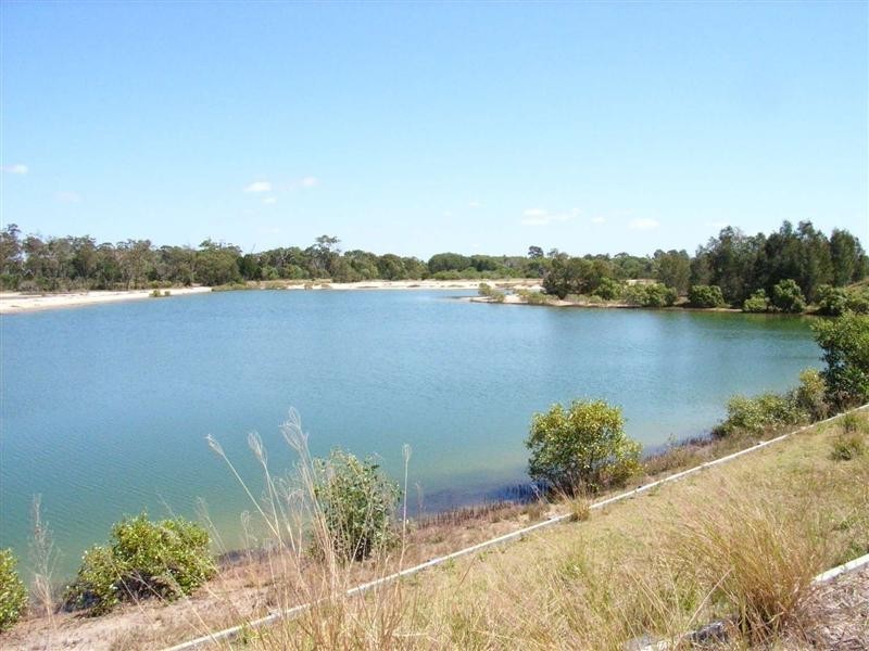 19 Lakes Blvd, Burrum Heads QLD 4659