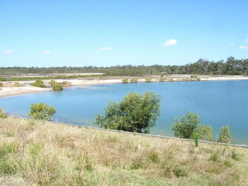 19 Lakes Blvd, Burrum Heads QLD 4659