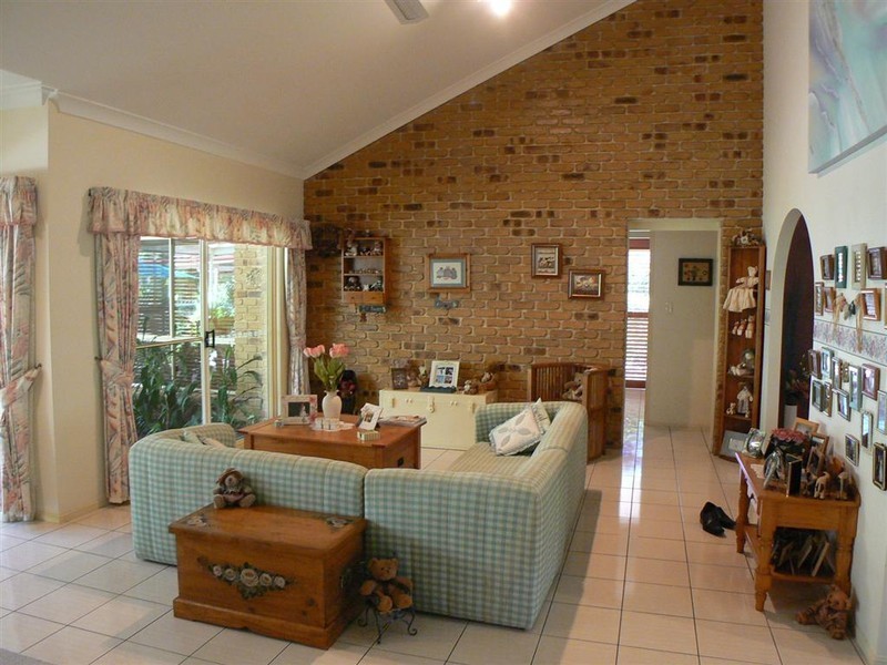 45 Wellington Crescent, Wondunna QLD 4655