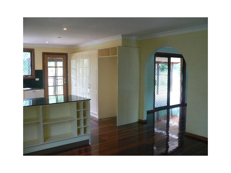 15 Burralong Dr, Wondunna QLD 4655