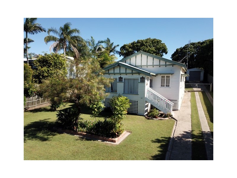 65 Kent Street, Urangan QLD 4655