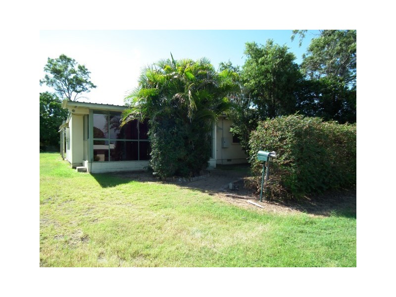 16 Hansen St, Urangan QLD 4655
