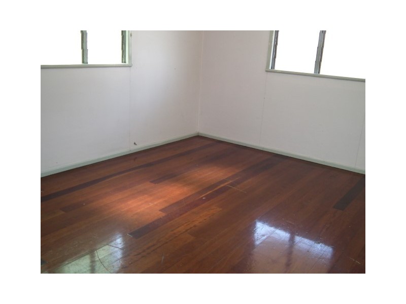 16 Hansen St, Urangan QLD 4655