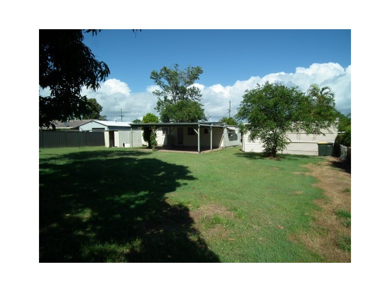 16 Hansen St, Urangan QLD 4655