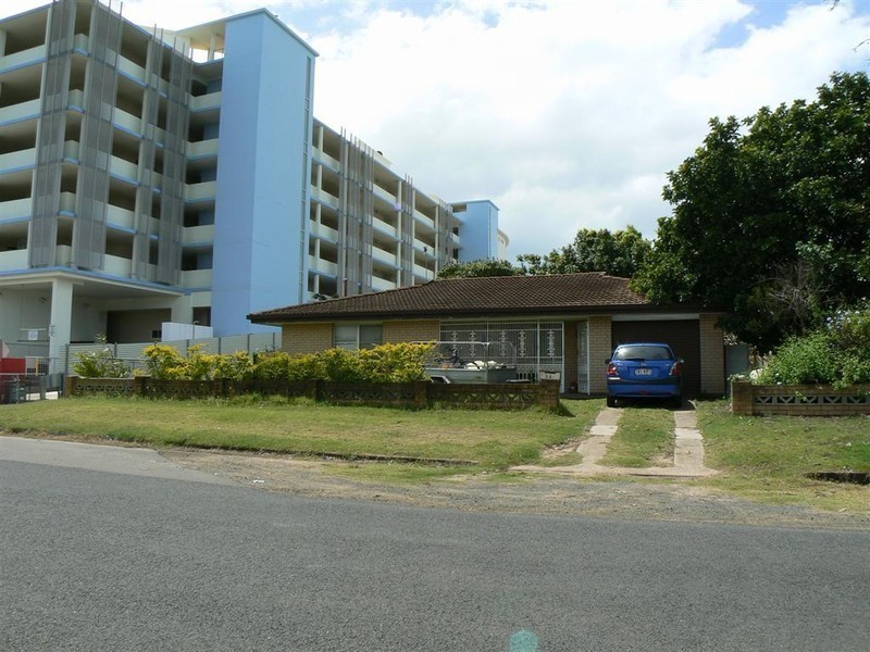 Esplanade 572 Esp/36 Hibiscus, Urangan QLD 4655
