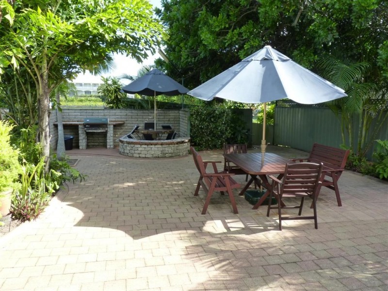 354 Esplanade, Scarness QLD 4655