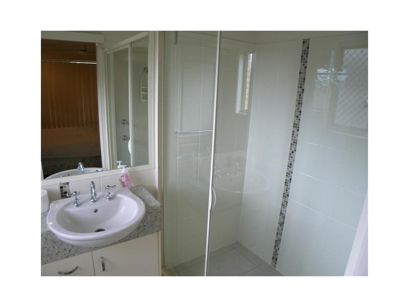 10 Bayley Ct, Urraween QLD 4655