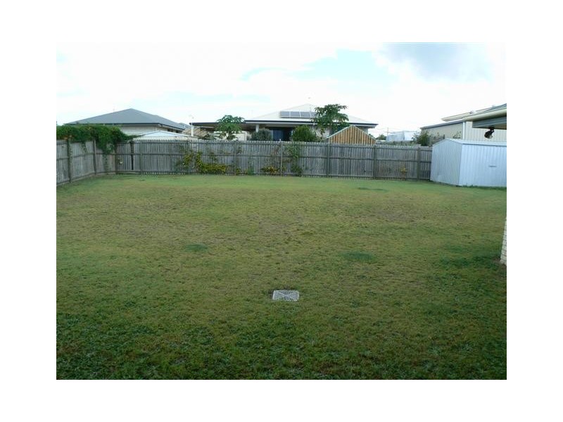 10 Bayley Ct, Urraween QLD 4655